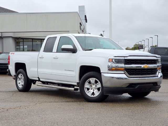 Used 2018 Chevrolet Silverado 1500 LT AWD/4WD image 2