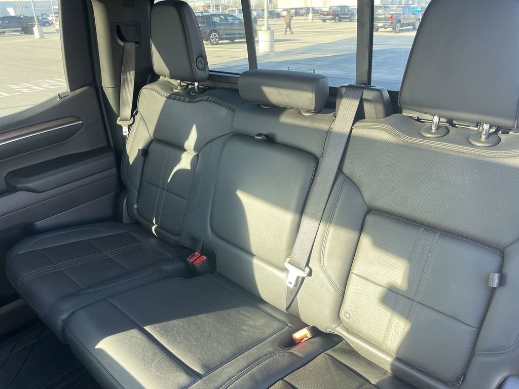 Used 2024 Chevrolet Silverado 1500 High Country w/ High Country Premium Package image 37