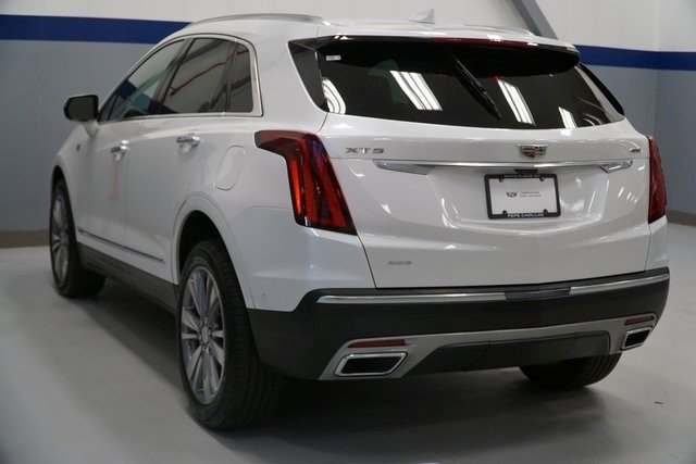 Certified 2022 Cadillac XT5 Premium Luxury w/ Technology Package image 3