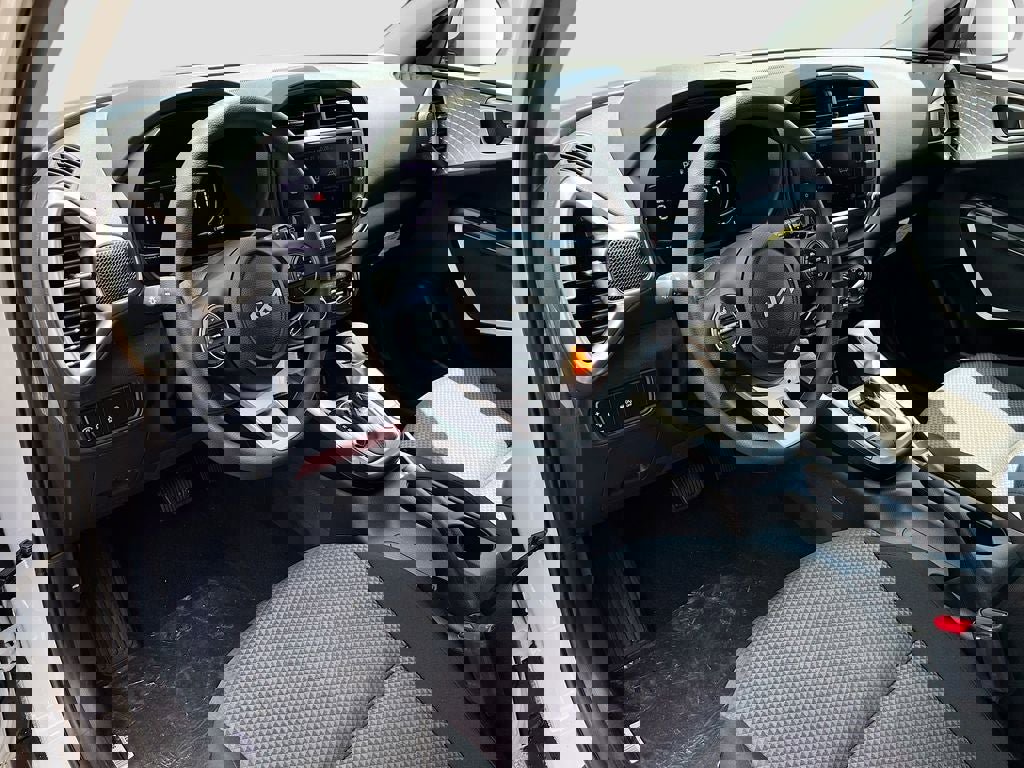 New 2025 Kia Soul LX w/ LX Technology Package image 9