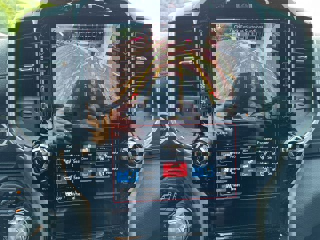 Used 2019 RAM 1500 Laramie image 25