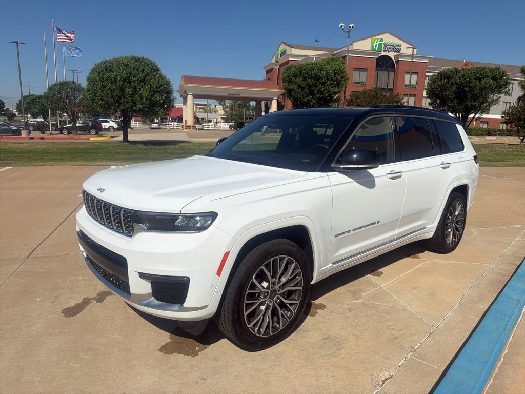 Used 2024 Jeep Grand Cherokee L Summit AWD/4WD image 4