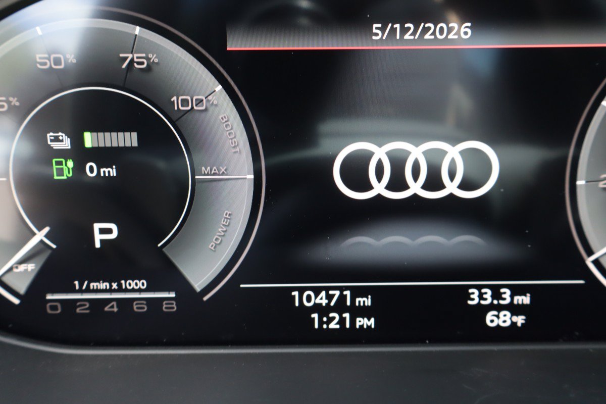 Used 2024 Audi Q5 e Prestige w/ Prestige Package AWD/4WD image 16