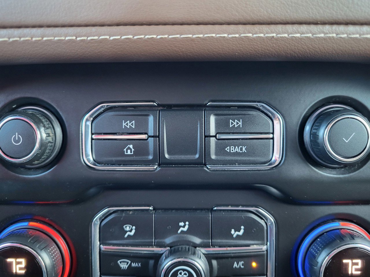 Used 2021 Chevrolet Suburban High Country w/ Premium Package image 16