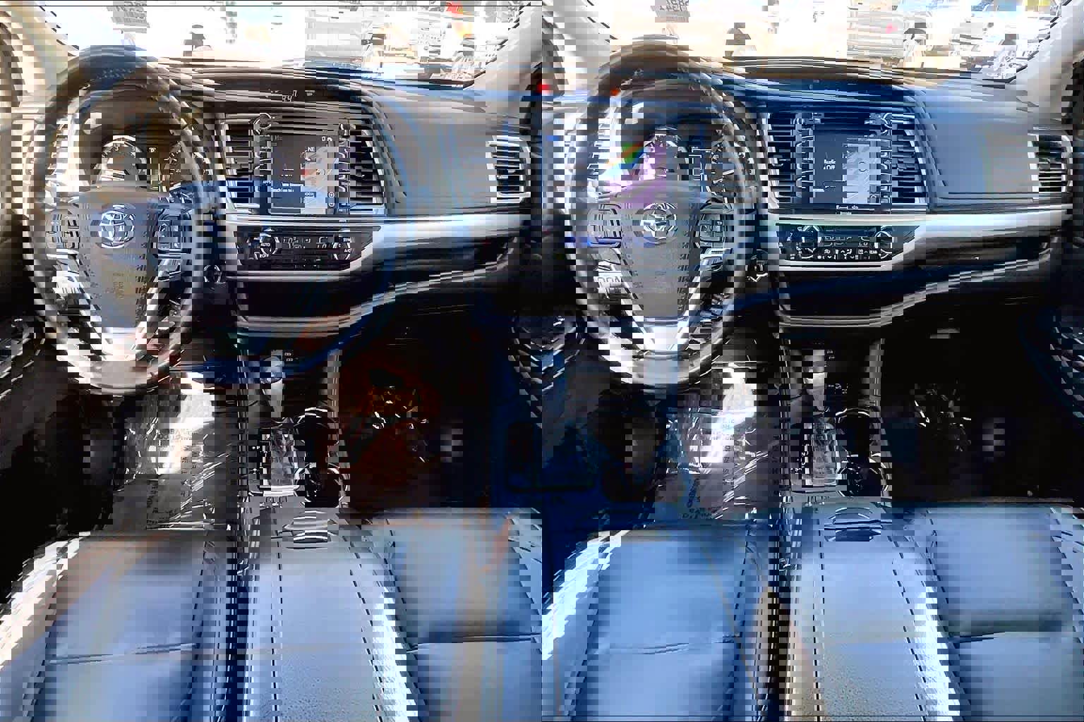 Used 2018 Toyota Highlander XLE image 15