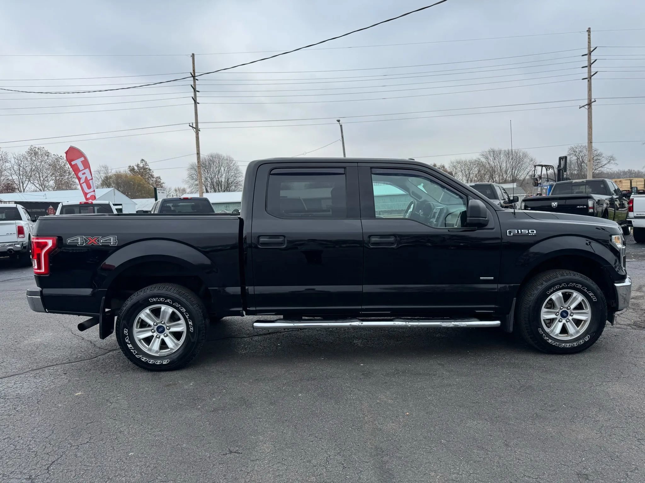 Used 2017 Ford F150 XLT image 4