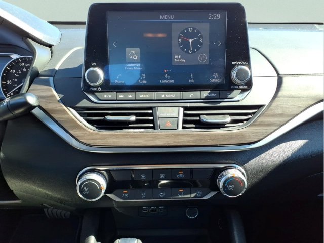 Used 2024 Nissan Altima 2.5 SV FWD image 18