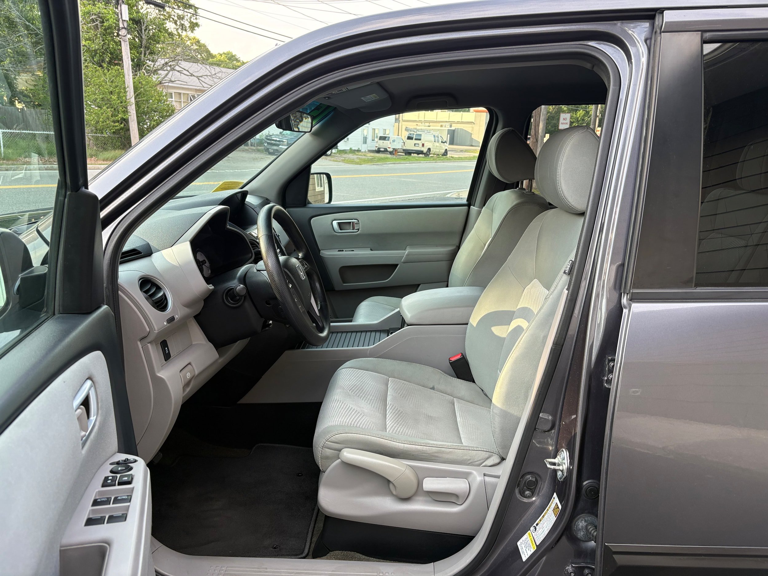 Used 2015 Honda Pilot LX image 9