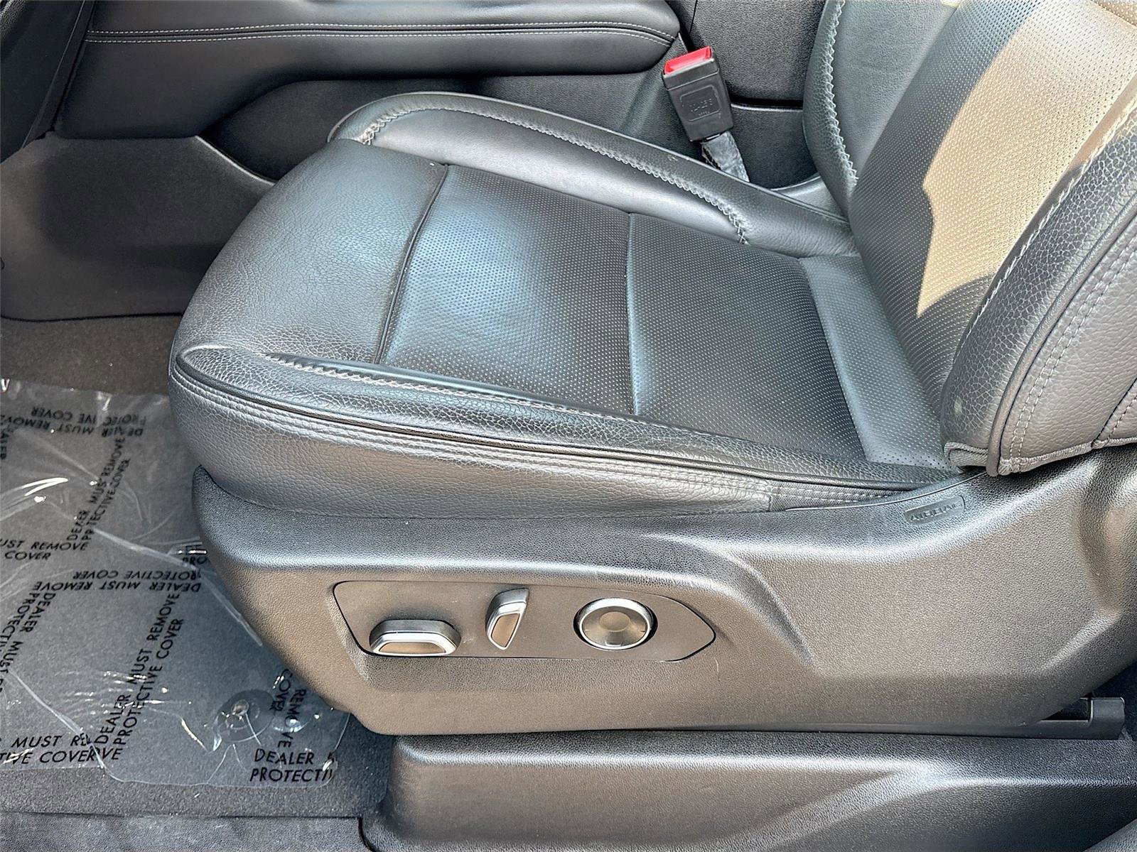 Used 2025 GMC Yukon Denali RWD image 20