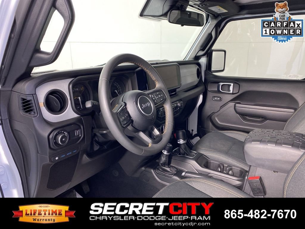Used 2024 Jeep Wrangler Unlimited AWD/4WD image 11