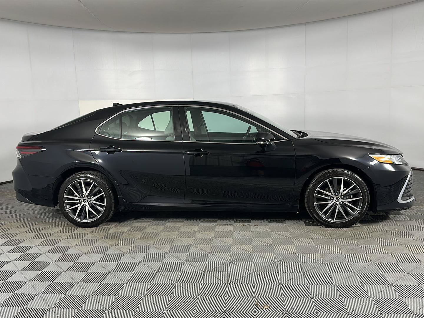 Used 2023 Toyota Camry XLE w/ Cold Weather Package AWD/4WD image 22