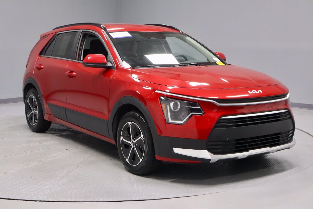 Used 2025 Kia Niro LX FWD image 1