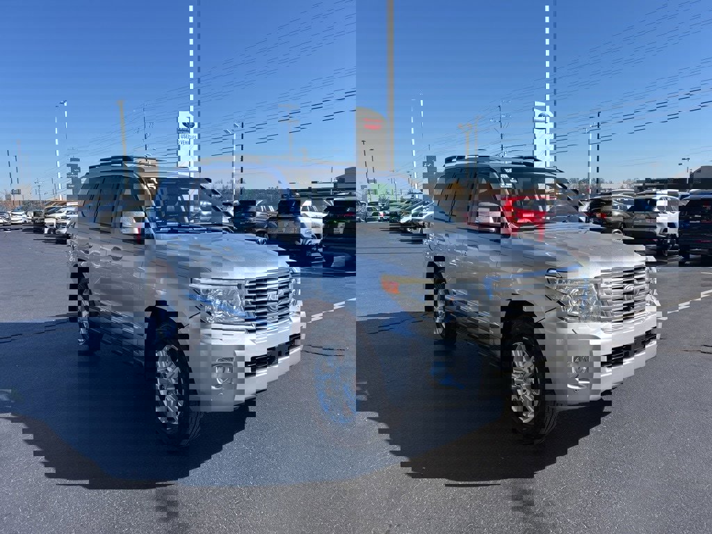 Used 2015 Toyota Land Cruiser image 23