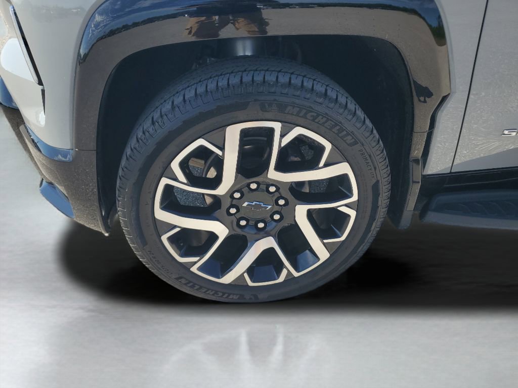 Used 2025 Chevrolet Silverado EV RST AWD/4WD image 25