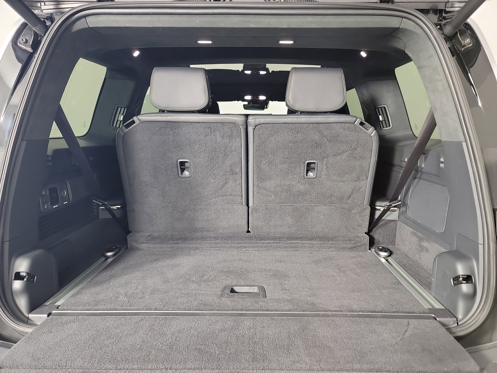 Used 2022 Rivian R1S Launch Edition image 15