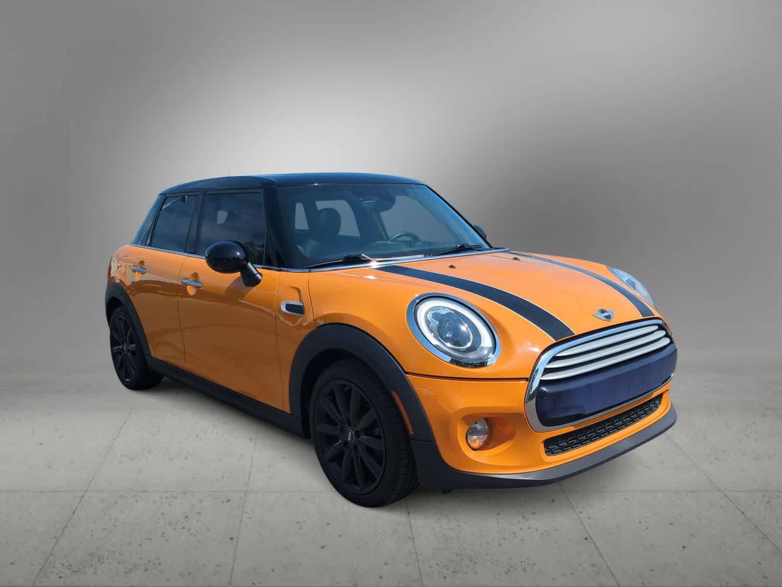 Used 2015 MINI Cooper 4-Door Hardtop FWD image 2