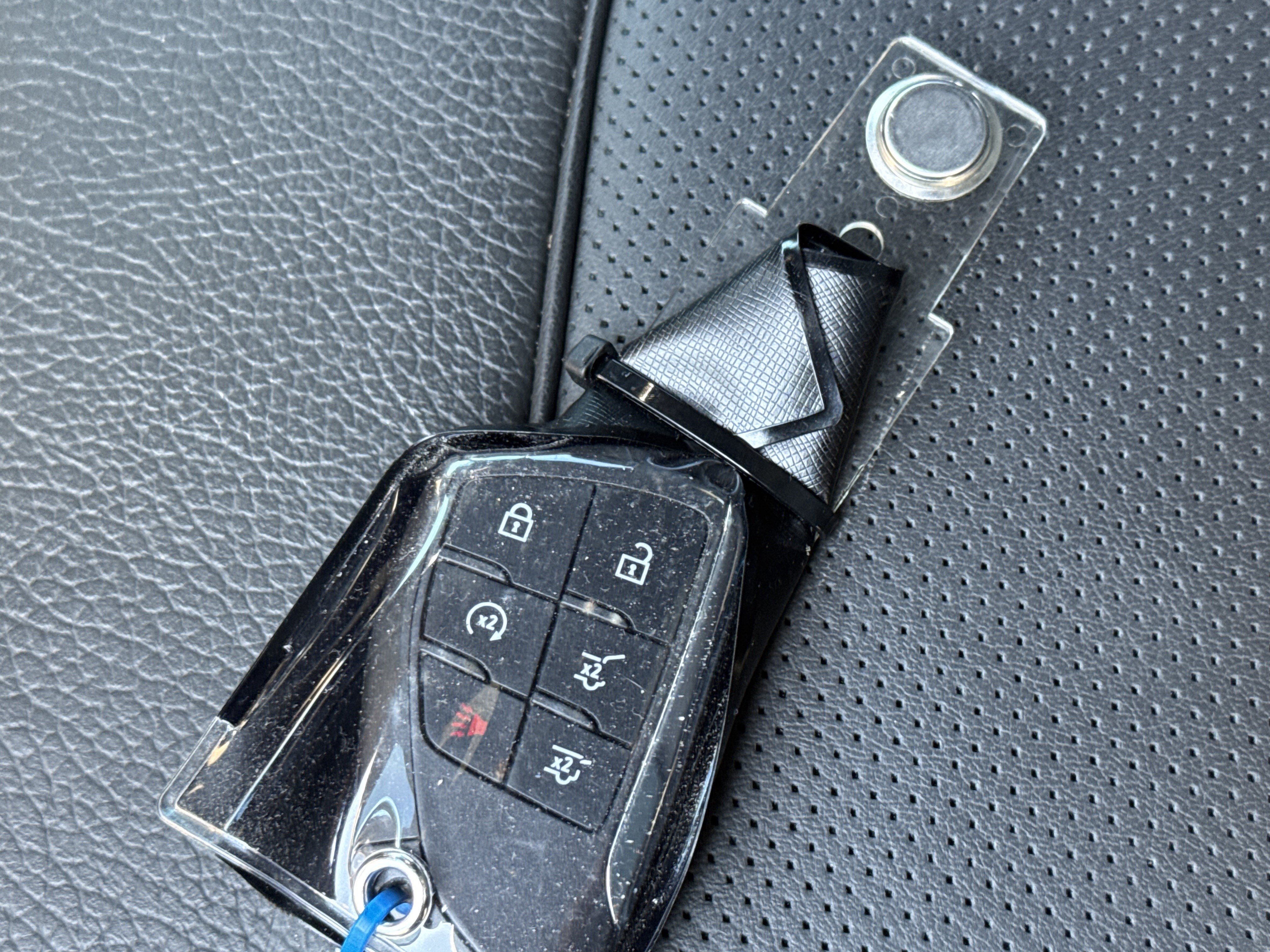 Used 2024 GMC Yukon Denali w/ Advanced Technology Package image 42