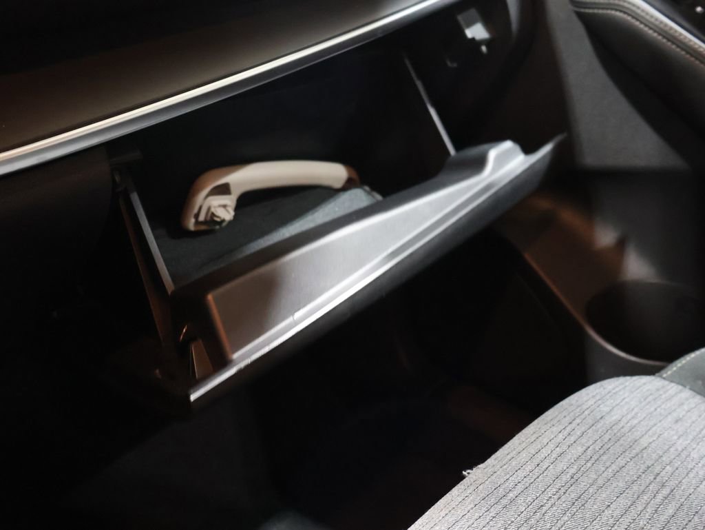 Used 2022 Nissan Rogue S image 29