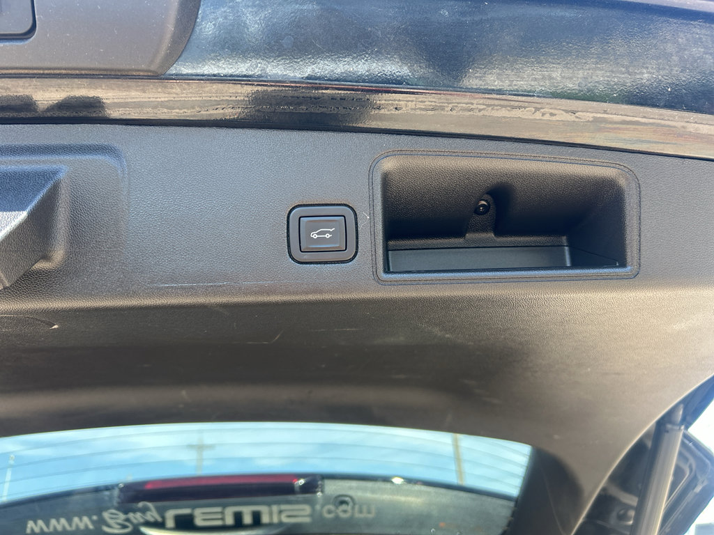 Certified 2024 GMC Terrain SLT image 14