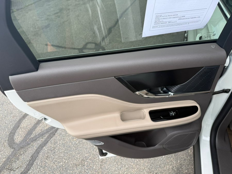 Used 2020 Lincoln Corsair AWD w/ Premium Package image 23
