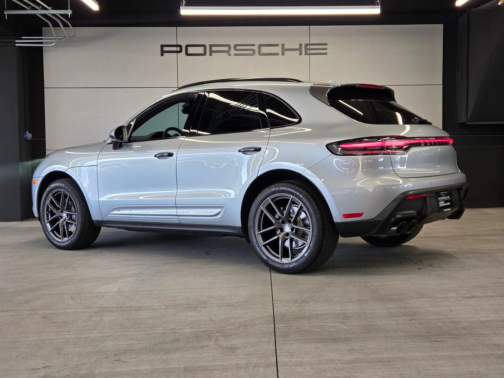 Certified 2024 Porsche Macan Turbo image 3