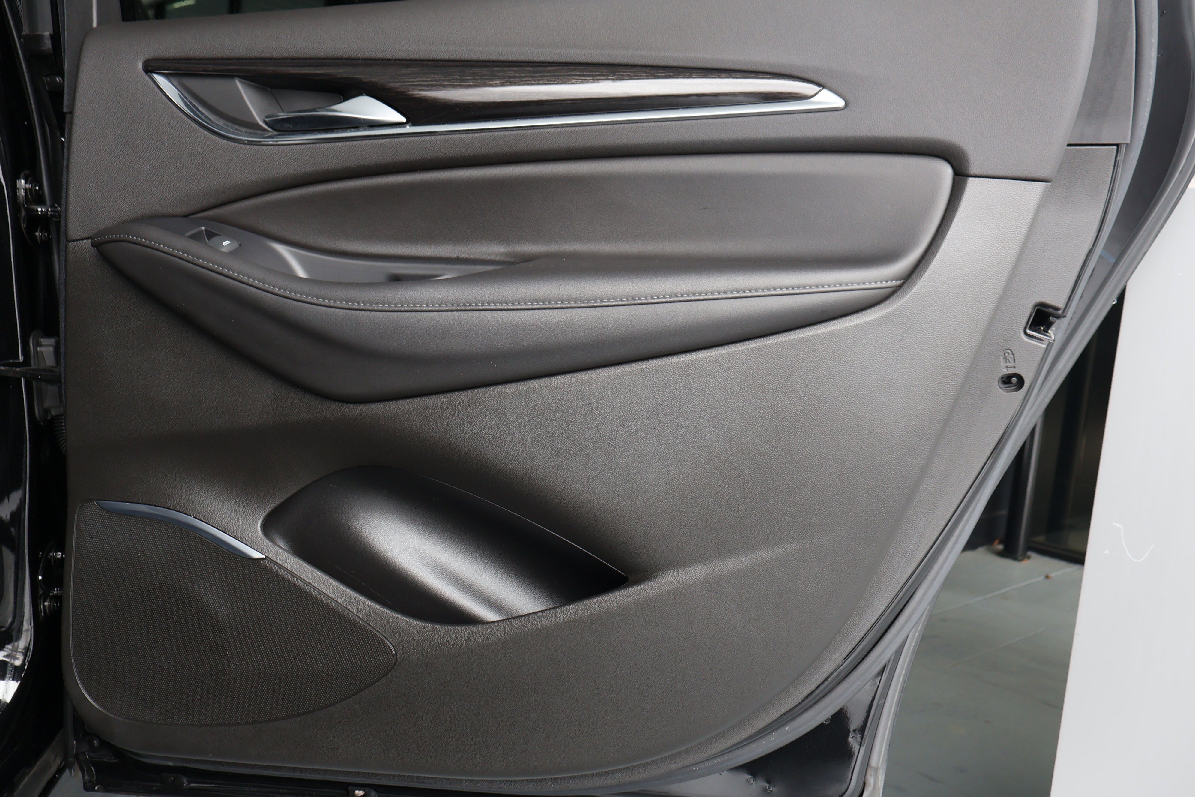 Used 2021 Buick Enclave Avenir w/ Avenir Technology Package image 26