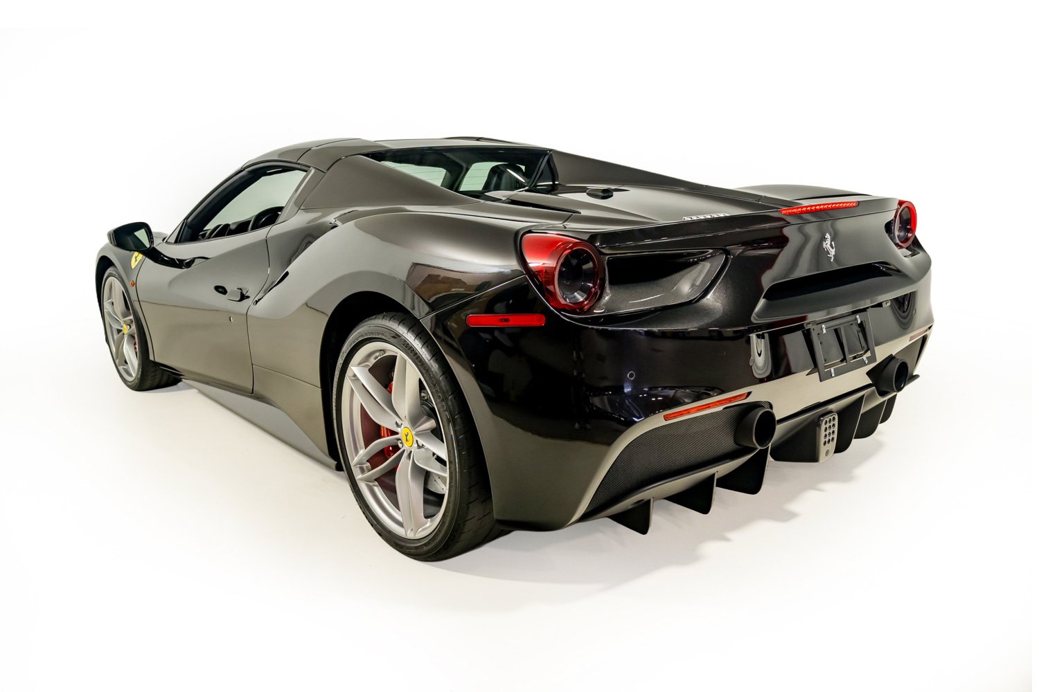 Used 2018 Ferrari 488 Spider RWD image 4