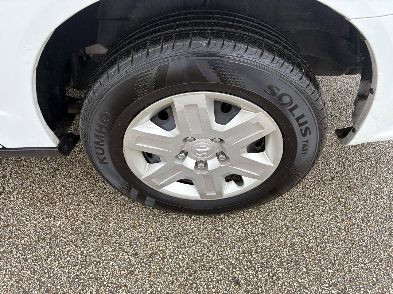 Used 2013 RAM C/V Tradesman image 12