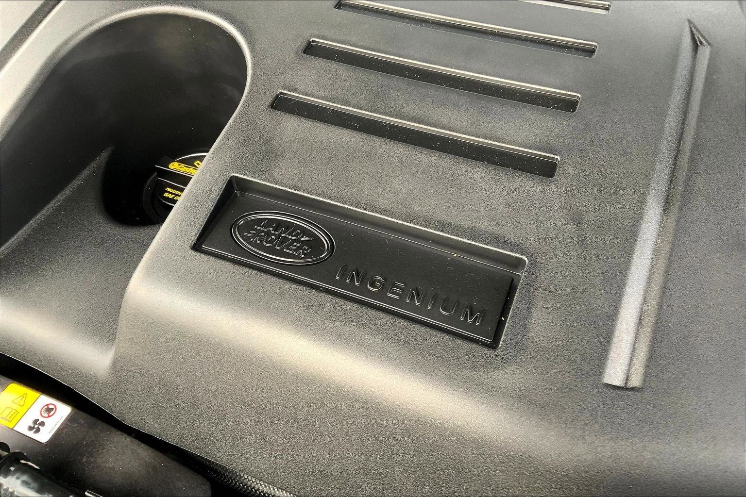 Used 2025 Land Rover Defender 110 S image 32