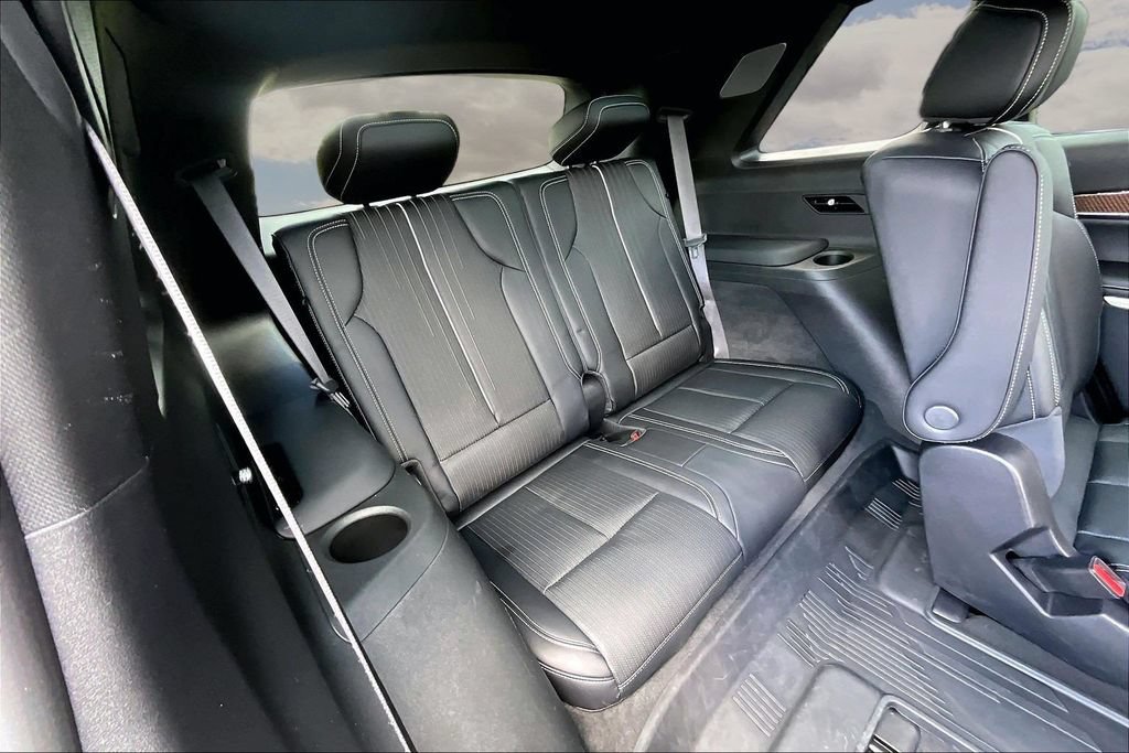 Used 2026 Cadillac Vistiq Sport w/ LPO, Floor Liner Package AWD/4WD image 26