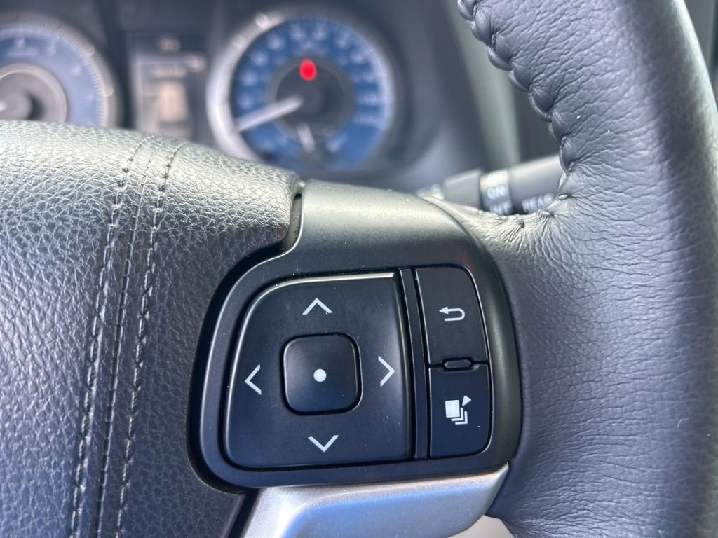 Used 2017 Toyota Sienna XLE w/ XLE Navigation Package image 41