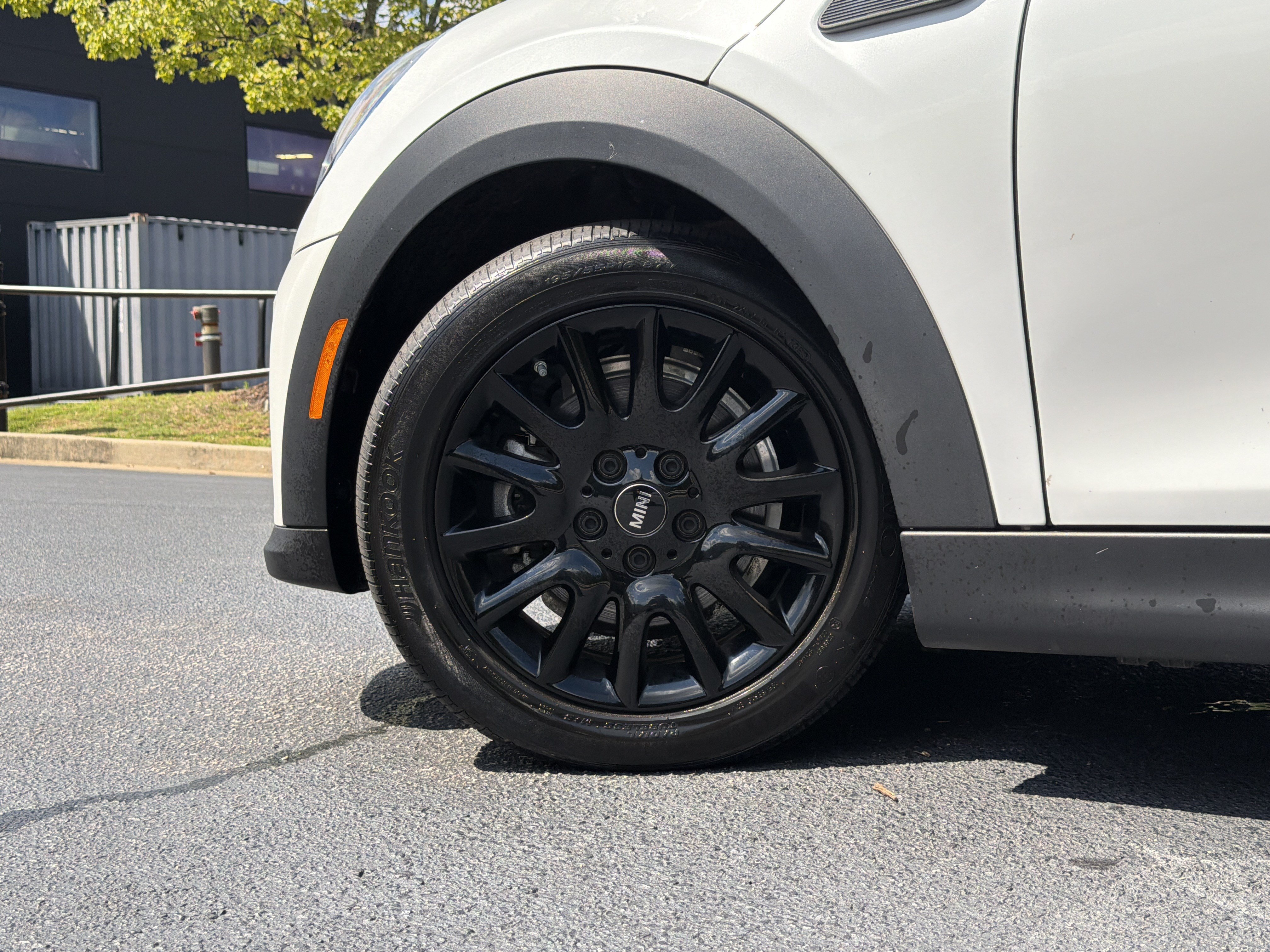 Used 2024 MINI Cooper 4-Door Hardtop FWD image 17