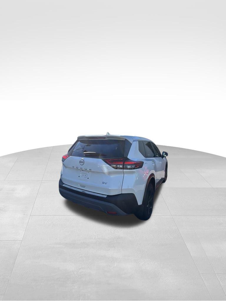Used 2023 Nissan Rogue SV FWD image 5