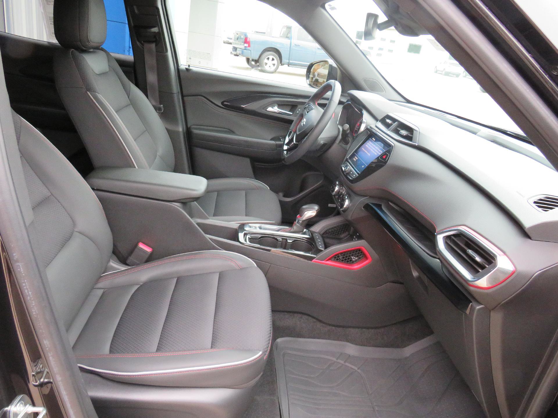 Used 2022 Chevrolet TrailBlazer RS w/ Technology Package image 11