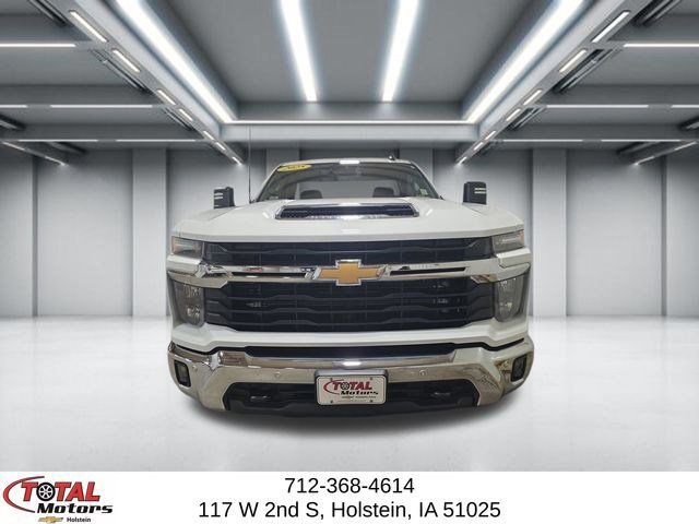 Used 2025 Chevrolet Silverado 3500 LT image 3