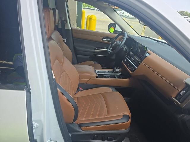 Used 2025 Nissan Pathfinder Platinum w/ Cargo Package FWD image 11