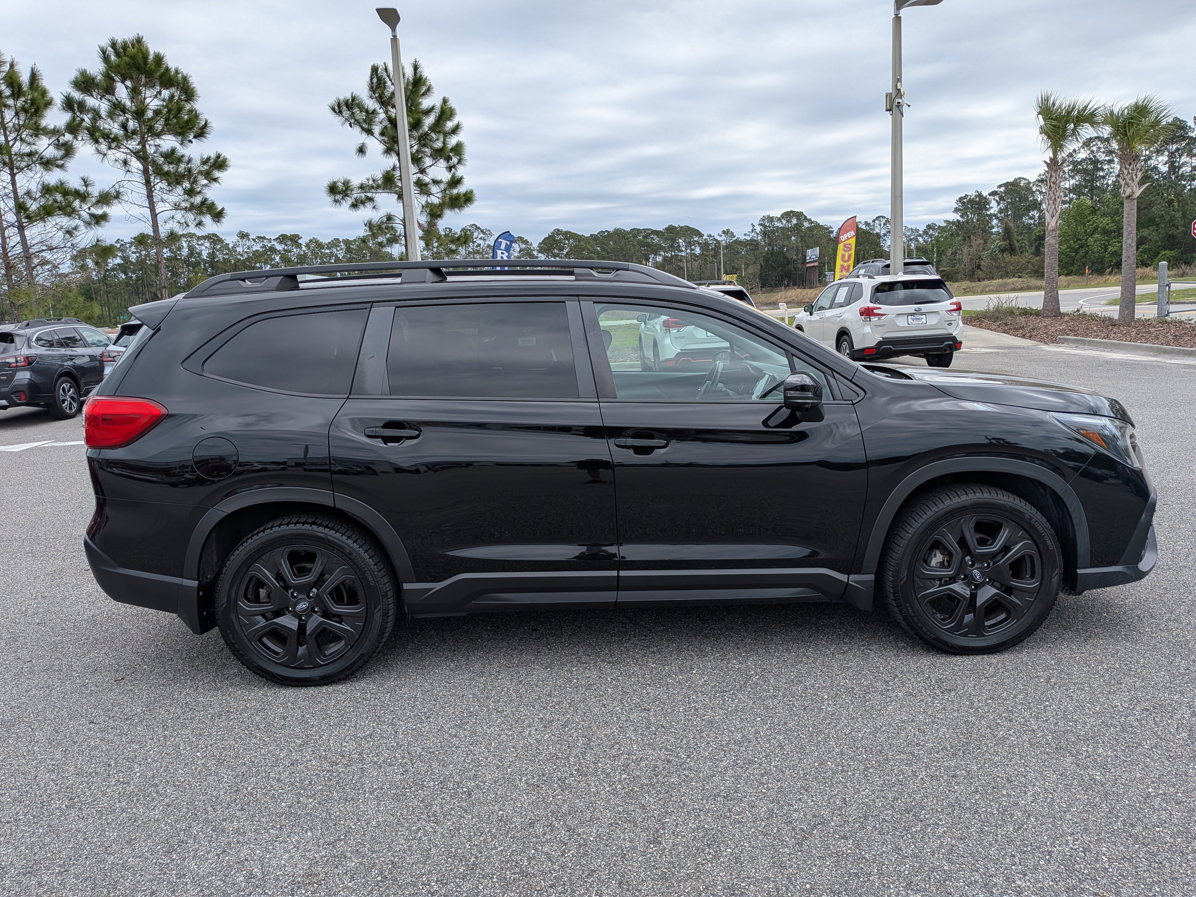 Used 2023 Subaru Ascent Onyx Edition Limited image 3