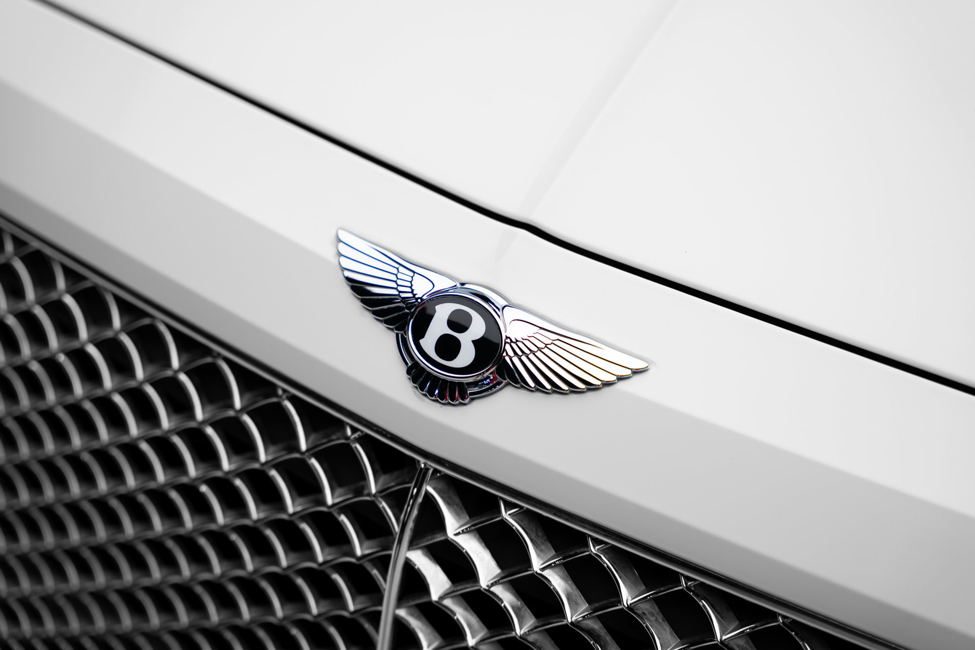Used 2018 Bentley Bentayga AWD/4WD image 13