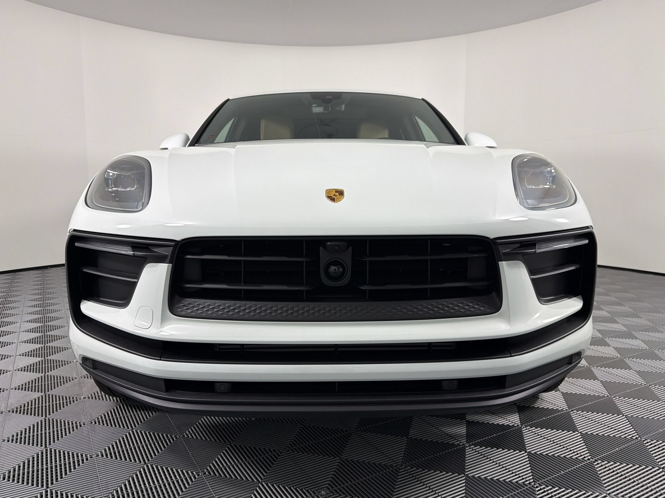 New 2026 Porsche Macan AWD/4WD image 6