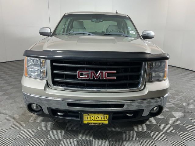 Used 2007 GMC Sierra 1500 SLT w/ Z71 Off-Road Package AWD/4WD image 2