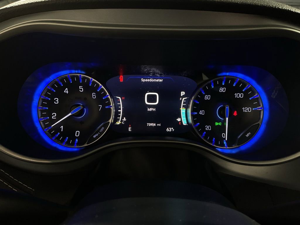 Used 2022 Chrysler Pacifica Touring-L w/ Uconnect Theater Family Group image 28