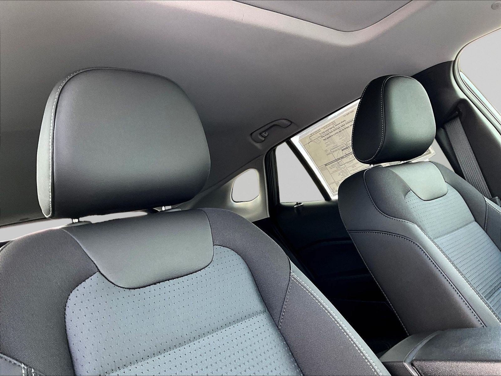 New 2026 Chevrolet Trax LT w/ Sunroof Package FWD image 13