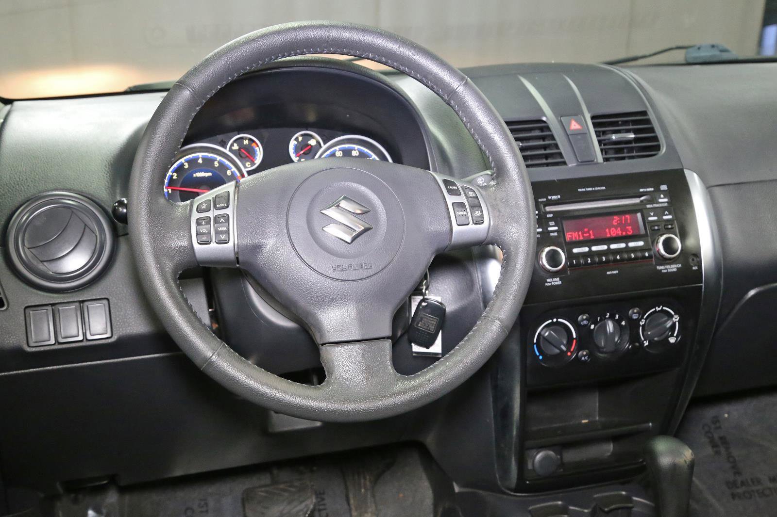 Used 2012 Suzuki SX4 Premium image 2