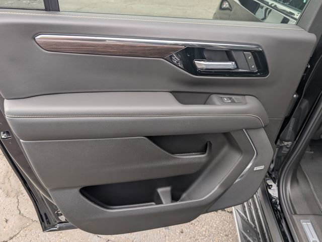 New 2026 Chevrolet Suburban Premier image 10