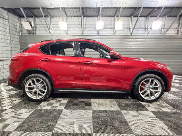 Used 2018 Alfa Romeo Stelvio Ti Sport image 9