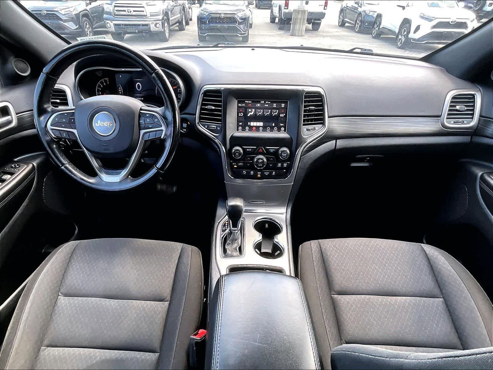 Used 2020 Jeep Grand Cherokee Laredo image 21