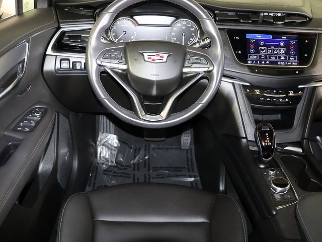 Used 2024 Cadillac XT6 Luxury AWD/4WD image 3