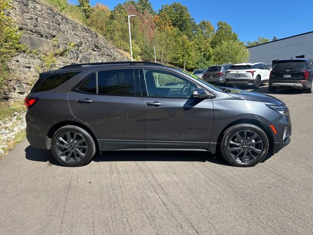 Used 2022 Chevrolet Equinox RS w/ Infotainment Package image 5