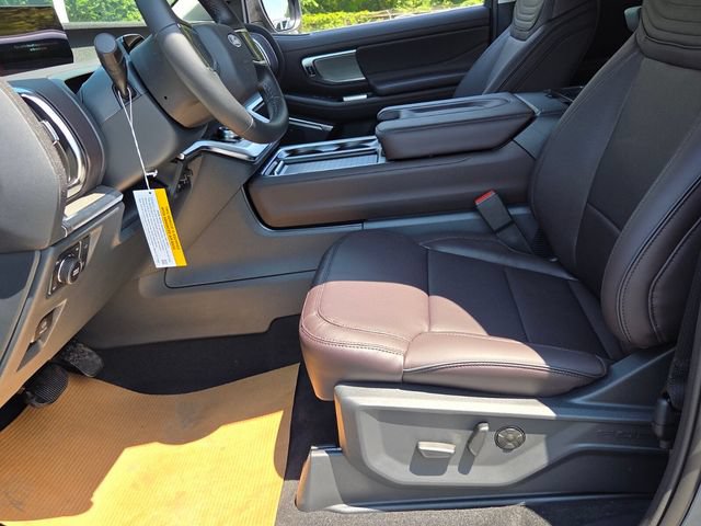 New 2027 Ford Expedition Platinum w/ Platinum Ultimate Package AWD/4WD image 13