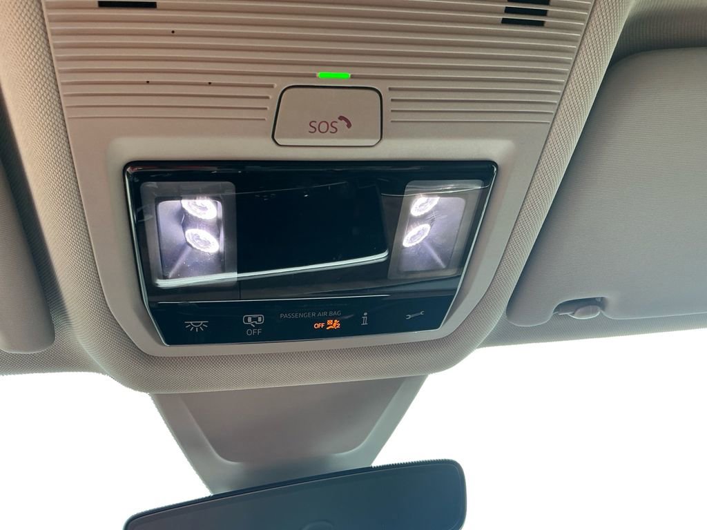 Used 2025 Volkswagen Atlas SE image 24